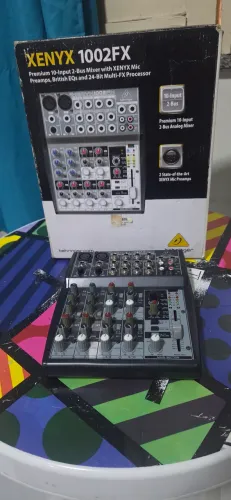 Mesa de som Behringer 10 canais