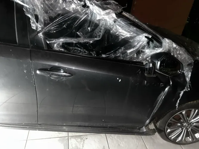Lado direito do passageiro 