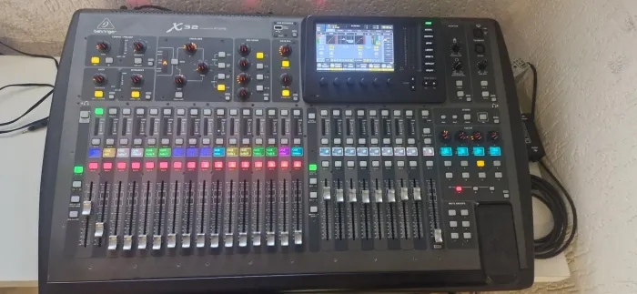 Mesa Digital Behringer X32 (Com Hard Case)