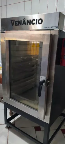 Forno industrial turbo elétrico Venâncio Twister.