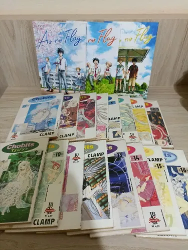 Lote 1. Mangas Chobits e Ao no Flag.