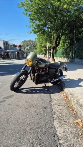 Triumph Thruxton 900