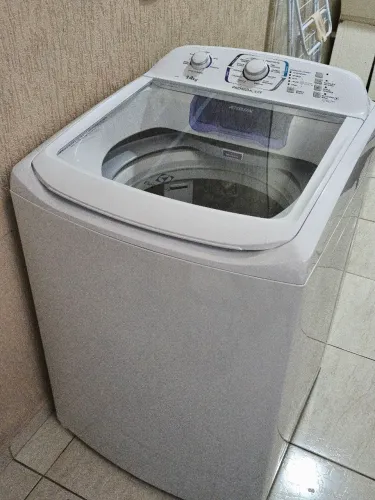 Máquina de Lavar Electrolux Premium Care 14kg