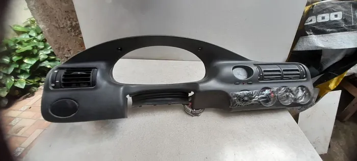 Moldura do painel escort 1,8 sw 2005