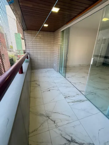 fino acabamento, alugo apto 3 qts 1st, 119 m2, decorado, com armários Delano, 2 elevadores