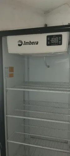 Cervejeira semi nova 