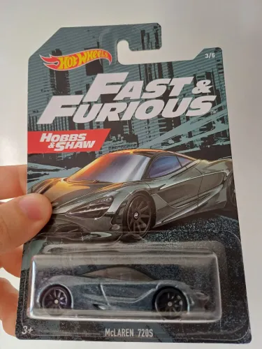 Hot Wheels McLaren 720S Velozes e Furiosos
