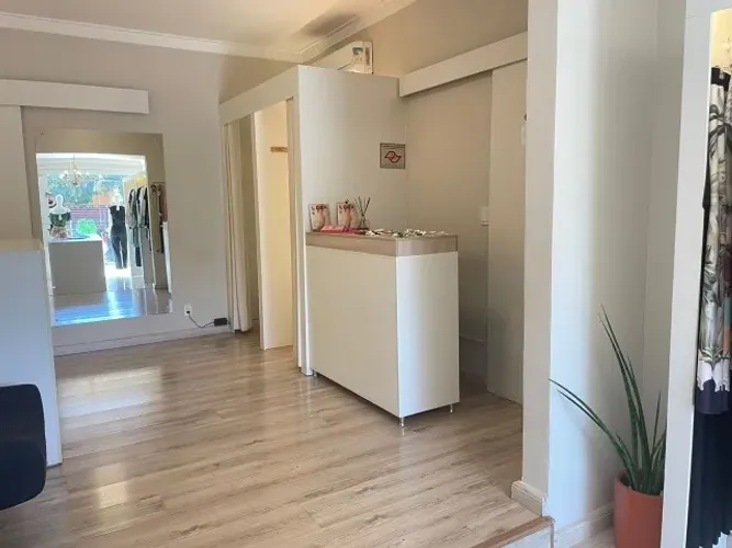 Vende-se Loja de Roupas Com Estrutura Completa Excelente Ponto