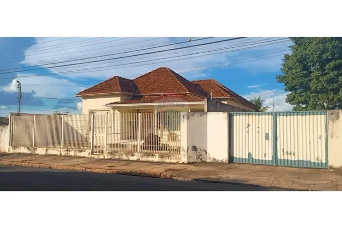 Casa Encantadora no Centro de Promissão