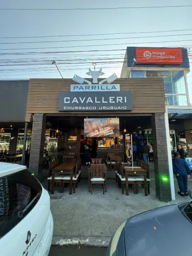 RESTAURANTE PARRILLA NO CENTRO DE TRAMANDAÍ 