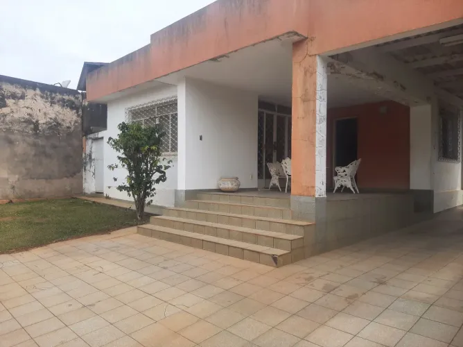 Setor Sul casa 250M2 construção 680M2 terreno