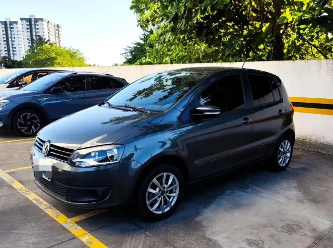 Volkswagen Fox 1.6 MI Total Flex 8V 5P 2014