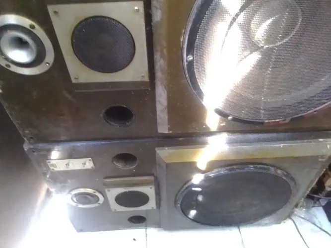 Modelo cl1800 CCE -Caixas de som gigantes CCE  vintage  funcionando 
