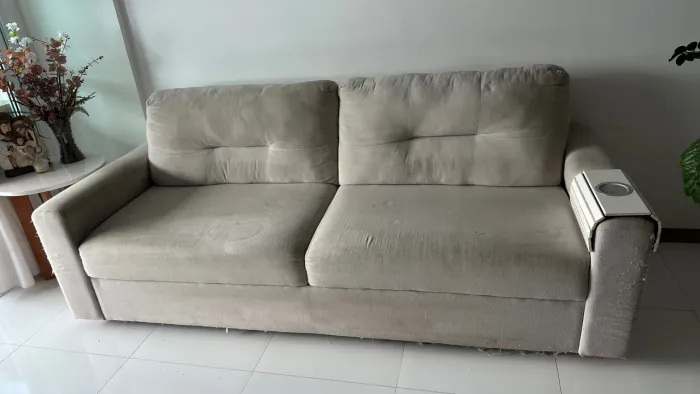 Sofá 3 Lugares para Sala - Confortável e Conservado