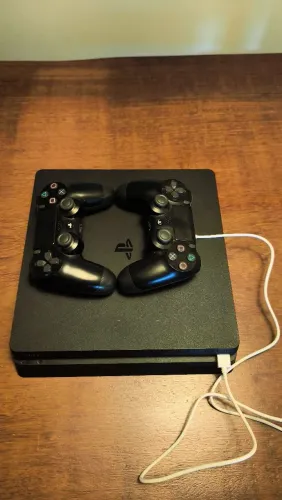 Playstation 4 Slim 500GB Perfeito Estado + 2 Controles + 4 Jogos