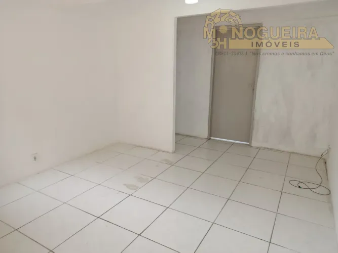Apartamento Condomínio Paraná - Segundo Andar.