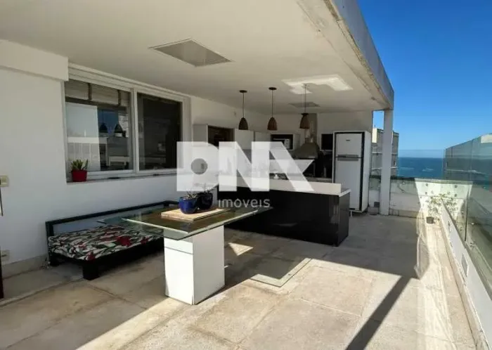 Apartamento : / Residencial / Copacabana