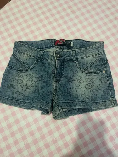 Mini short jeans anos 2000