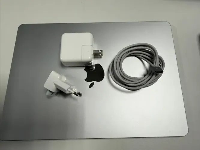 MacBook Air M2 2022 - 8GB - Impecável (Não aceito troca!)
