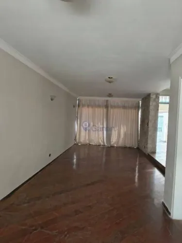 casa comercial no miolo do bairro