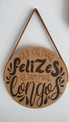 Placa redonda decorativa com alça para pendurar