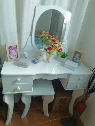 Penteadeira MDF, semi-novo, com espelho e banqueta, branca.