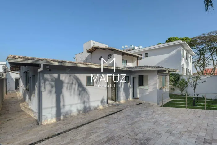 Casa à venda a 3 minutos da Lagoa da Pampulha- Belo Horizonte/MG