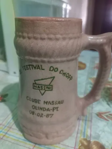 Caneca de chopp em cerâmica