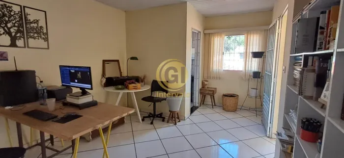 Imperdível casa à venda em Jacareí-SP, no Parque Califórnia: 2 quartos, 1 sala, 1 banheiro