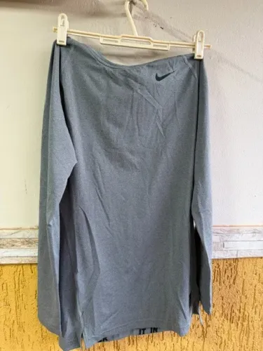 CAMISETA DE COMPRESSÃO NIKE PRO - TAMANHO: M