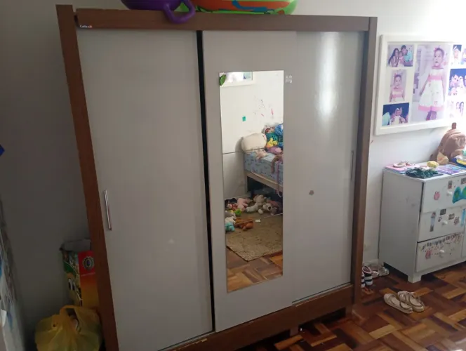 Armário de 3 portas de correr com espelho
