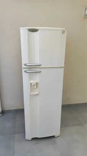 Vendo geladeira Eletrolux