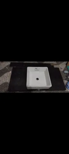 Cuba de ceramica branca/ granito ..LEVA UMA MESA DE COMPUTADOR GRÁTIS