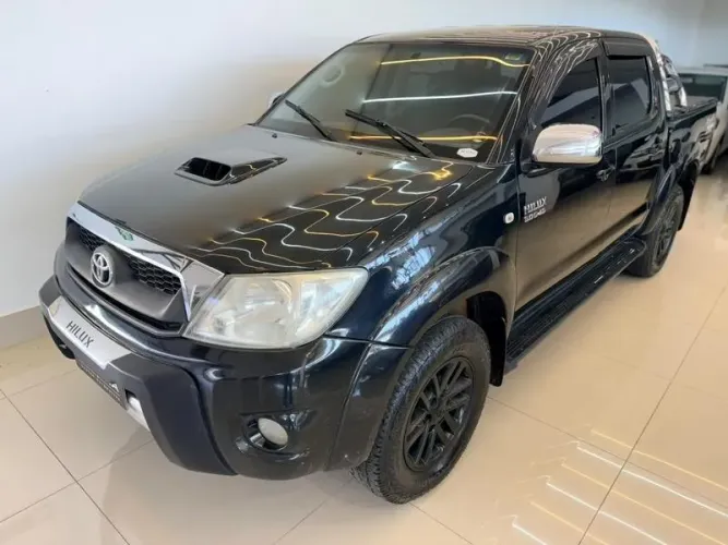 Toyota Hilux CD SRV 4X4 3.0 8V 116cv TB Diesel 2011