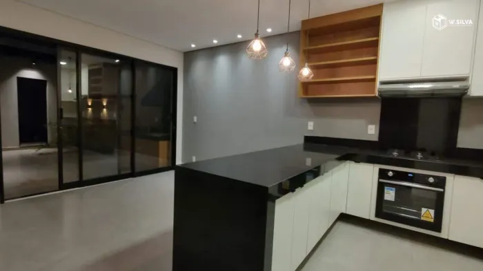 Casa para locação | 147m² | 3 Suítes | Suíte Master | Planejados | 4 Vagas | Condomínio Gr