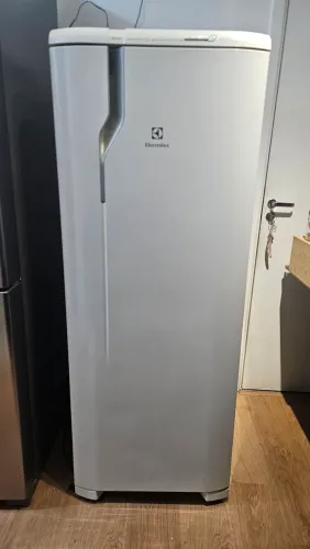 Geladeira Electrolux RFE39 Frost Free 323L
