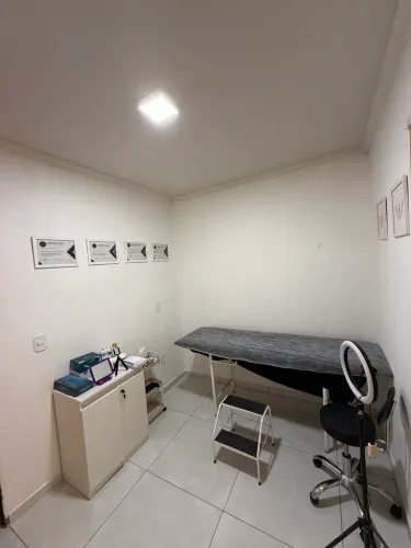 ALUGO SALA PARA DEPILAÇÃO, LIMPEZA DE PELE, SOBRANCELHAS