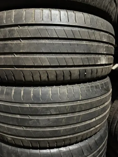 Pneu 235/55/19 Michelin 75 % Vid