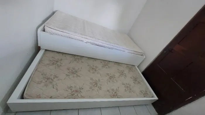 Cama bi-cama (cama auxiliar) em MDF de 30mm com colchões