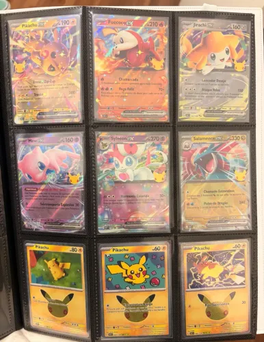 Lote 17 Cartas Pokémon TCG | EX e Pikachus | Coleção 30 Anos