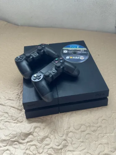 PS4 + 2 Controles e 1 Jogo