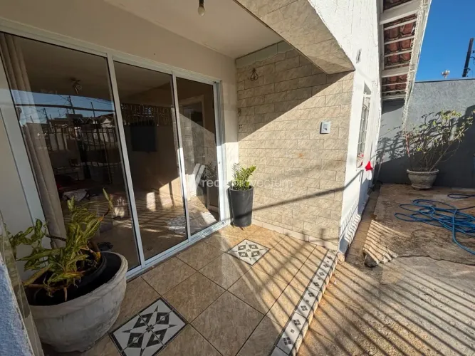 CASA A VENDA COM 2 QUARTOS E ACEITA FINANCIAMENTO EM CAMPINAS
