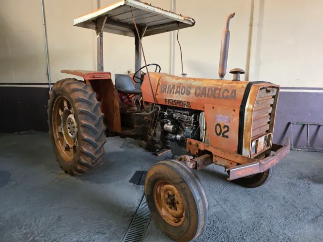 TRATOR MASSEY FERGUSON 265