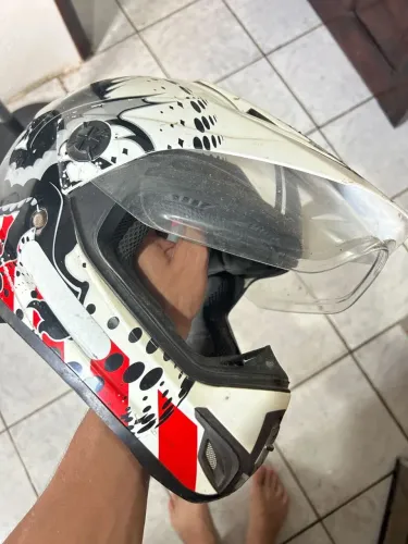 Capacete