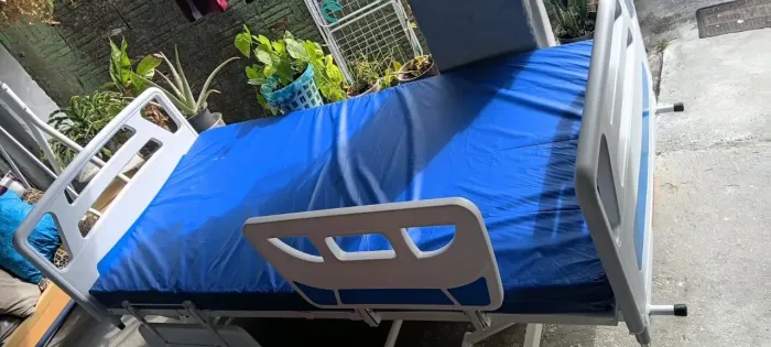 Vende-se leito hospitalar semi-novo. 1 mês de uso.