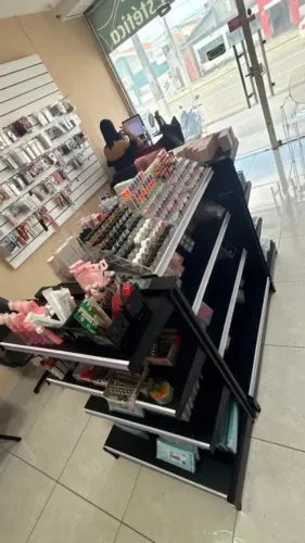 Gondolas e Estantes de Loja Comercial