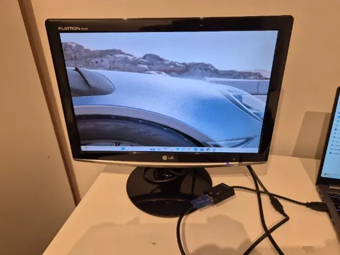 Monitor LG Flatron 17" + adaptador VGA para HDMI