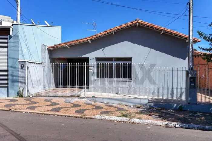 Oportunidade no Centro de Leme Excelente opção para moradia ou investimento!
