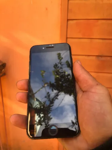 Celular IPhone 7 em boas condições