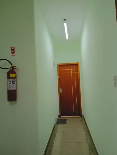 ALUGO SALA COMERCIAL (clínica, salao de beleza, escritório. CHAVE NA PORTARIA ES